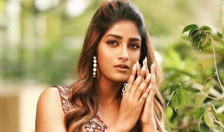 హీరోయిన్ల‌ను కాదు, వ్యవస్థను నిందించండి