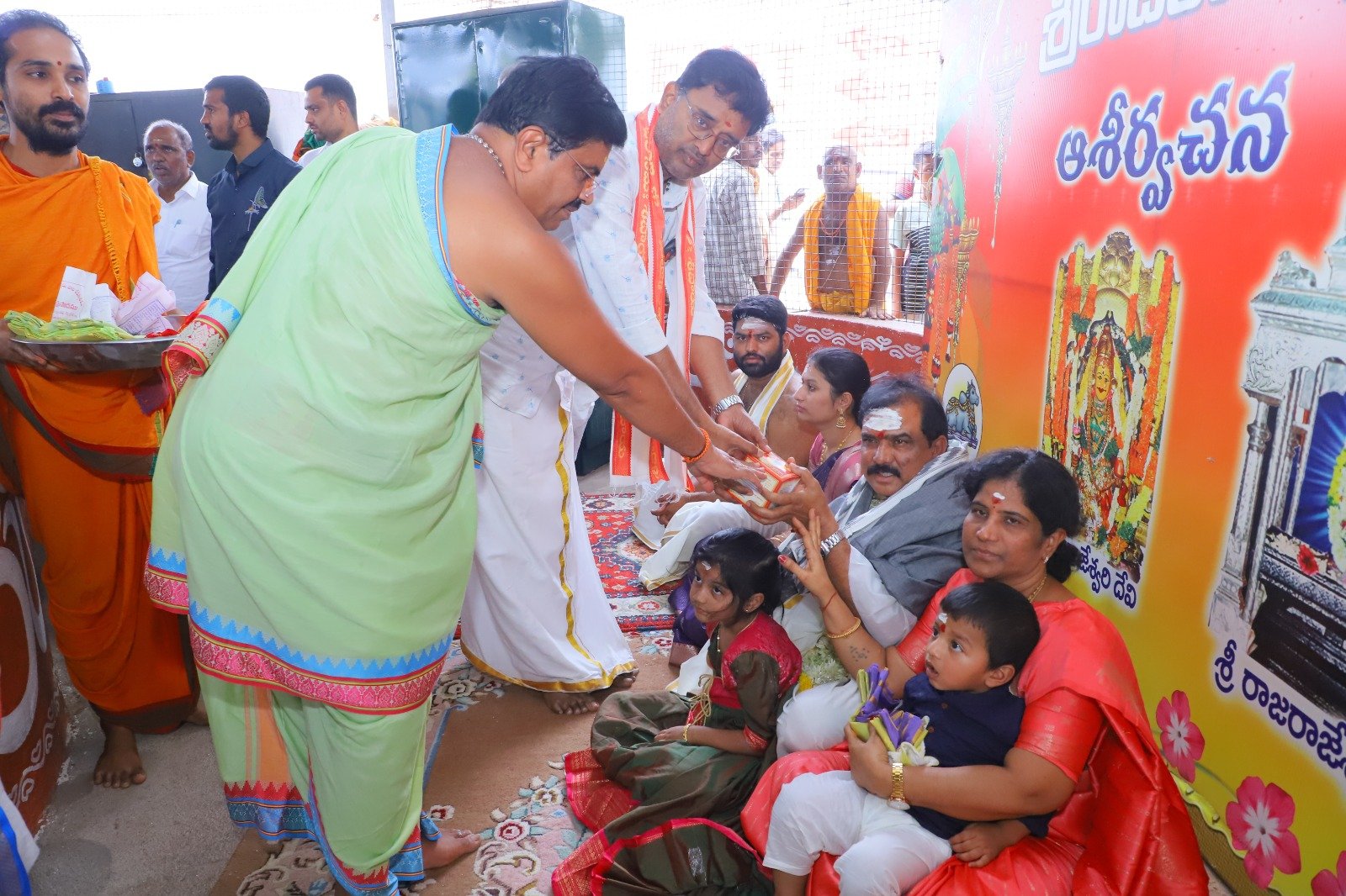 వేములవాడ భీమేశ్వర స్వామిని దర్శించుకున్న అదిలాబాద్ ఎమ్మెల్యే పాయల్ శంకర్..