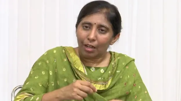 నా తండ్రి హ‌త్య కేసులో అవ‌క‌త‌వ‌క‌లు జ‌రిగాయి..