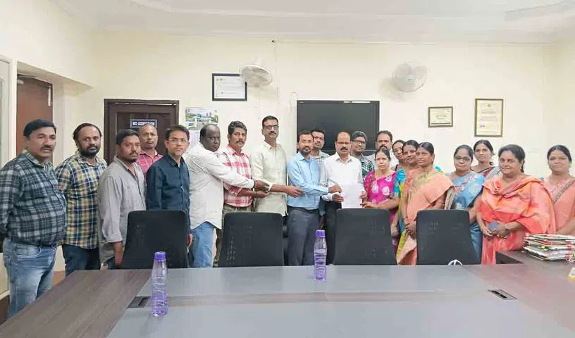  ‘కుప్లా’ ఎన్నికలు నిర్వహించాలని రిజిస్ట్రార్‌కు వినతిపత్రం అందజేత..!
