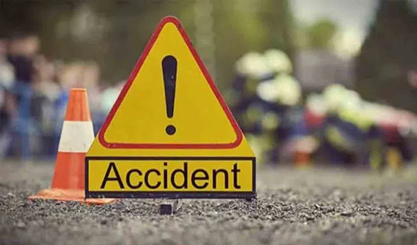  అర్ధ‌రాత్రి ఘోర రోడ్డు ప్రమాదం..