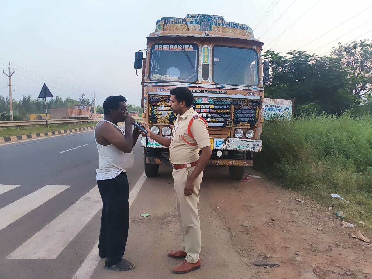 ఎస్పీ అదేశాలతో పోలీసులు ముమ్మర వాహన తనిఖీలు