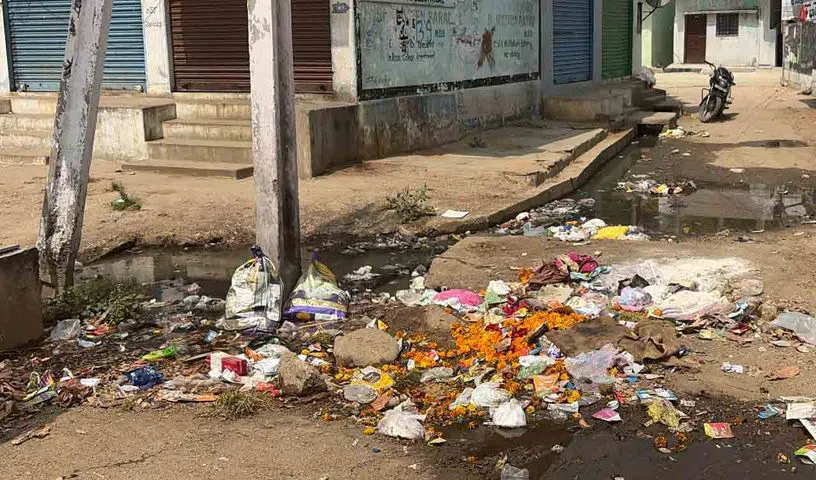 ఆర్మూర్ 10వ వార్డులో డ్రైనేజీ అస్తవ్యస్తం..
